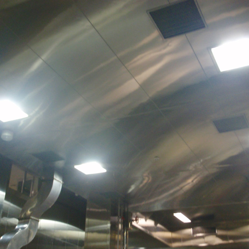 飲料工場の省エネ照明工事